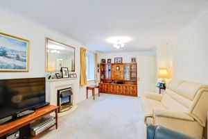 LIVING ROOM- click for photo gallery